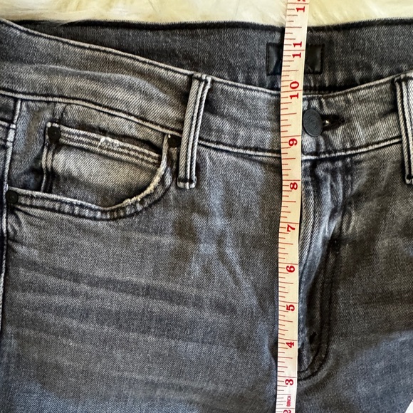 MOTHER The Rascal Ankle Fray Jeans Size 26 Raw Hem Stitching in the Dark Gray - Picture 11 of 12